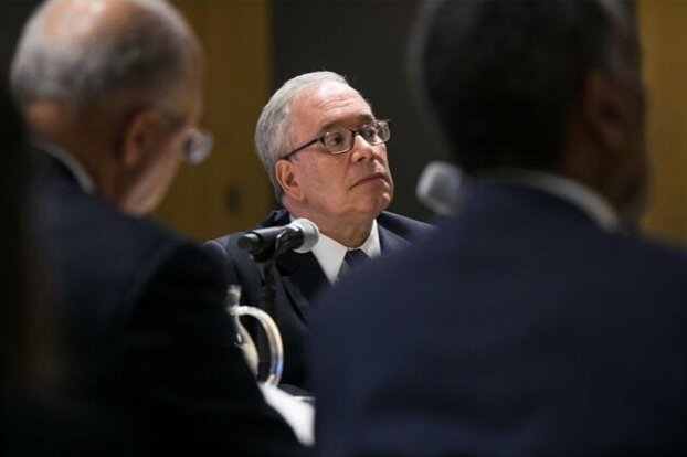 A review by Controller Scott Stringer (center) found that 81% of new and renewal contracts in the city were sent to his office for registration after the contract’s start date had passed. (Shawn Inglima for New York Daily News)