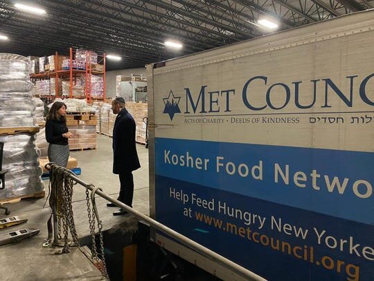 With the only kosher food store out of commission in the Jersey City neighborhood where this week’s deadly shooting took place, about 10,000 pounds of kosher food was donated via Met Council, a New York-based Jewish charity to help Jewish families m…