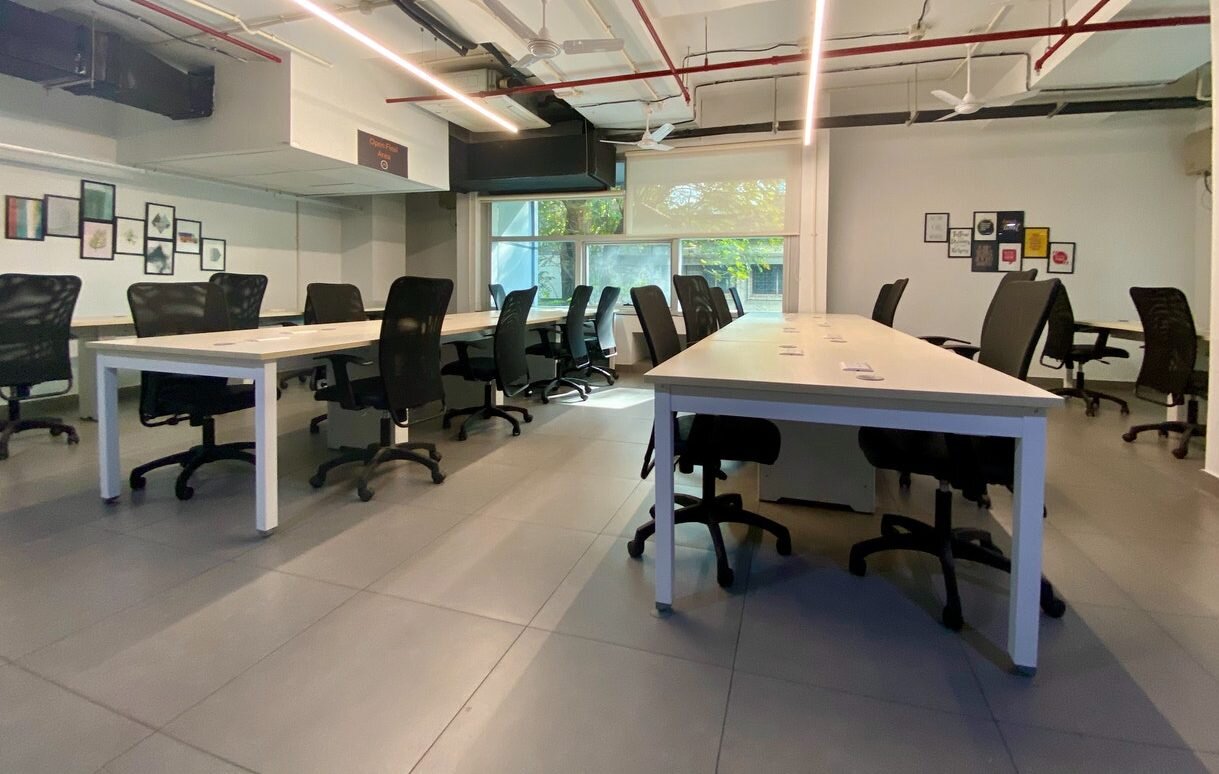 office-business-chairs-interior-3429138-e1586229468324.jpg